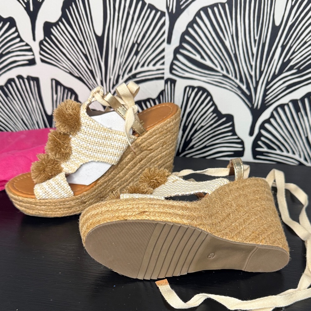 Espadrille Wedges with Pom-Poms • New